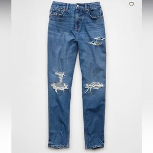 American Eagle Strigid Curvy Ripped Mom Jean